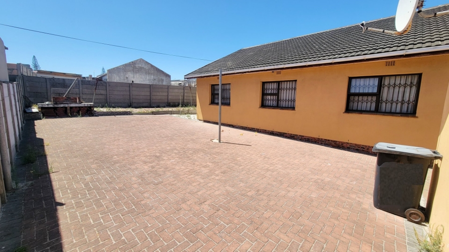 3 Bedroom Property for Sale in Mandalay Western Cape